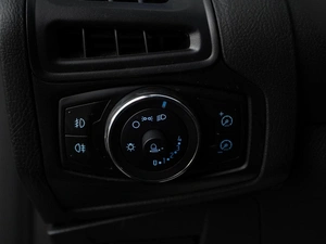 Хетчбэк Ford Focus 2012 года, 848077 рублей, Москва