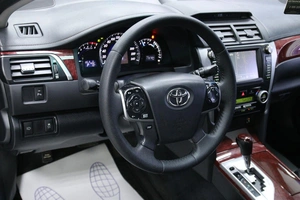 Седан Toyota Camry 2014 года, 1733000 рублей, Солонцы