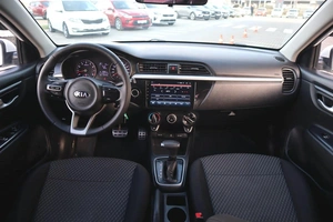 Седан Kia Rio 2017 года, 1200000 рублей, Мирное