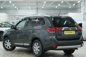 Внедорожник Mitsubishi Outlander 2015 года, 2099000 рублей, Омск