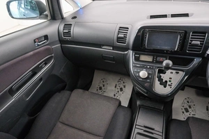 Минивэн Toyota Wish 2006 года, 849000 рублей, Красноярск