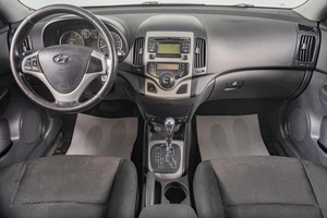 Хетчбэк Hyundai i30 2009 года, 709000 рублей, Томск