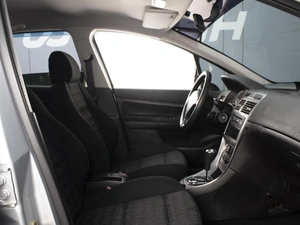 Хетчбэк Peugeot 307 2005 года, 460000 рублей, Омск