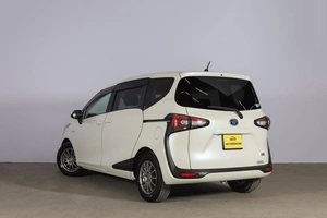 Минивэн Toyota Sienta 2020 года, 1899000 рублей, Новосибирск