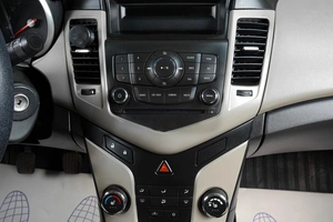 Седан Chevrolet Cruze 2012 года, 699000 рублей, Тюмень