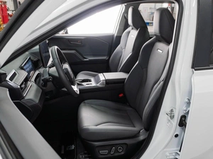 Внедорожник Toyota RAV4 2025 года, 4699000 рублей, Тюмень