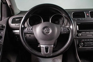 Хетчбэк Volkswagen Golf 2012 года, 1179000 рублей, Сургут