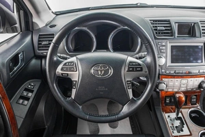 Внедорожник Toyota Highlander 2013 года, 2139000 рублей, Барнаул