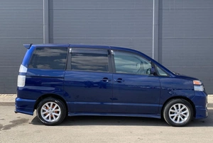 Минивэн Toyota Voxy 2001 года, 860000 рублей, Солонцы