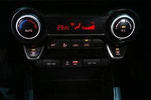 Хетчбэк Kia Rio X-Line 2018 года, 1469000 рублей, Петрозаводск