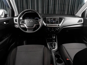 Седан Hyundai Solaris 2018 года, 1389000 рублей, Тюмень