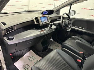 Минивэн Honda Freed 2010 года, 995000 рублей, Красноярск