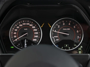 Хетчбэк BMW 1 серия 2015 года, 1640000 рублей, Омск