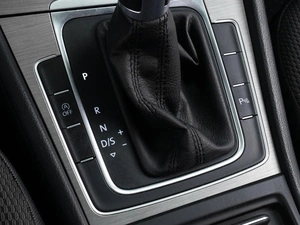 Хетчбэк Volkswagen Golf 2016 года, 1345000 рублей, Тюмень