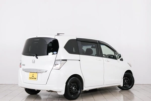 Минивэн Honda Freed 2014 года, 1299000 рублей, Красноярск