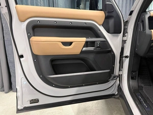 Внедорожник Land Rover Defender 2025 года, 18490000 рублей, Павловская Слобода