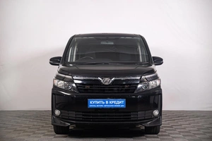 Минивэн Toyota Voxy 2015 года, 1699000 рублей, Томск