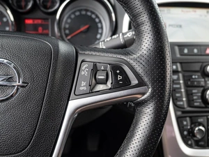 Хетчбэк Opel Astra 2013 года, 795000 рублей, Краснодар