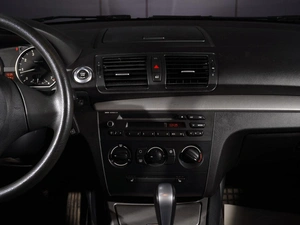 Хетчбэк BMW 1 серия 2010 года, 999999 рублей, Тверь