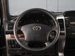 Внедорожник Toyota Land Cruiser Prado 2006 года, 2330000 рублей, Омск