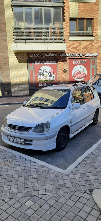 Минивэн Toyota Raum 1999 года, 220000 рублей, Красноярск