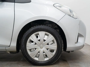 Хетчбэк Toyota Vitz 2018 года, 980000 рублей, Красноярск