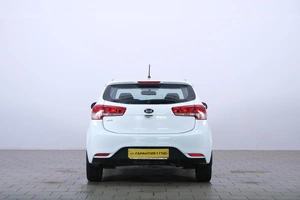 Хетчбэк Kia Rio 2015 года, 1159000 рублей, Омск