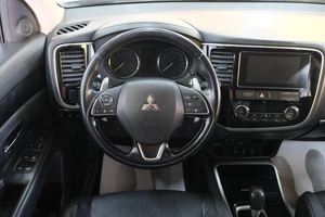 Внедорожник Mitsubishi Outlander 2018 года, 3249000 рублей, Омск