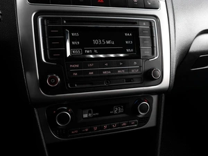 Седан Volkswagen Polo 2017 года, 1299000 рублей, Тюмень