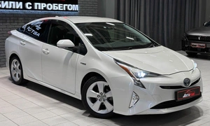 Лифтбек Toyota Prius 2016 года, 1697000 рублей, Красноярск