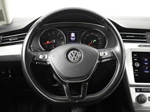 Седан Volkswagen Passat 2019 года, 1820100 рублей, Казань