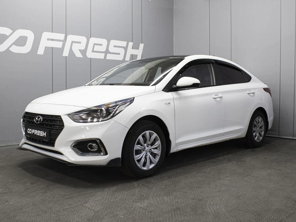 Седан Hyundai Solaris 2018 года, 1293000 рублей, Омск