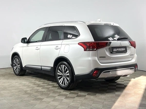 Внедорожник Mitsubishi Outlander 2019 года, 1785100 рублей, Казань
