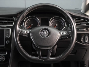 Хетчбэк Volkswagen Golf 2014 года, 1380000 рублей, Омск