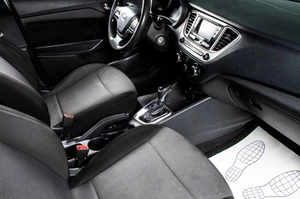 Седан Hyundai Solaris 2019 года, 989000 рублей, Сургут