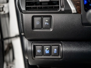 Седан Toyota Camry 2015 года, 2075000 рублей, Красноярск