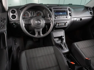 Внедорожник Volkswagen Tiguan 2011 года, 1449000 рублей, Воронеж