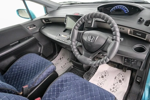Минивэн Honda Freed 2011 года, 1009000 рублей, Красноярск