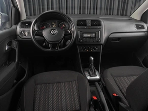 Седан Volkswagen Polo 2017 года, 977000 рублей, Тюмень