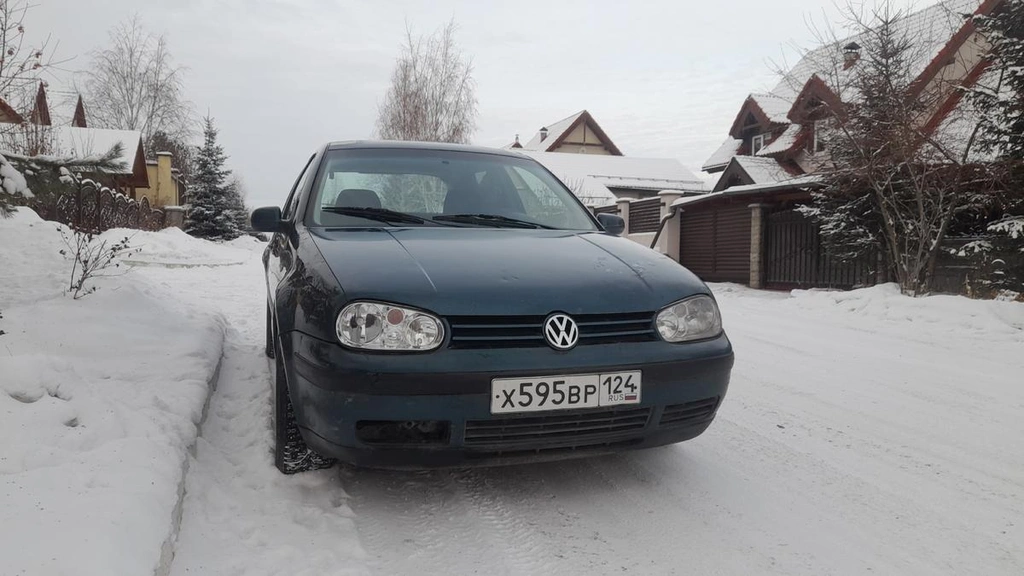 Универсал Volkswagen Golf 2002 года, 250000 рублей, Красноярск