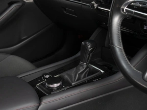 Хетчбэк Mazda 3 2022 года, 2250000 рублей, Омск