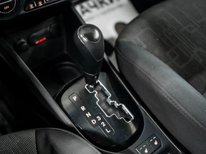 Седан Kia Rio 2012 года, 800000 рублей, Красноярск