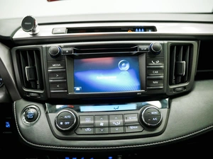 Внедорожник Toyota RAV4 2016 года, 2350000 рублей, Красноярск