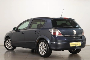 Хетчбэк Opel Astra 2007 года, 439000 рублей, Челябинск
