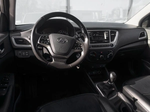 Седан Hyundai Solaris 2019 года, 1230111 рублей, Тверь