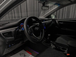 Седан Toyota Corolla 2013 года, 899000 рублей, Красноярск