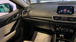 Хетчбэк Mazda Axela 2016 года, 1549000 рублей, Красноярск