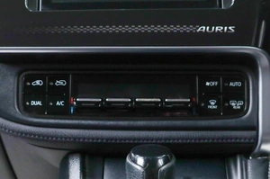 Хетчбэк Toyota Auris 2015 года, 1319000 рублей, Челябинск