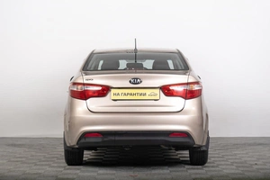 Седан Kia Rio 2013 года, 869000 рублей, Томск