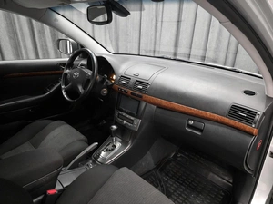 Седан Toyota Avensis 2008 года, 949000 рублей, Красноярск